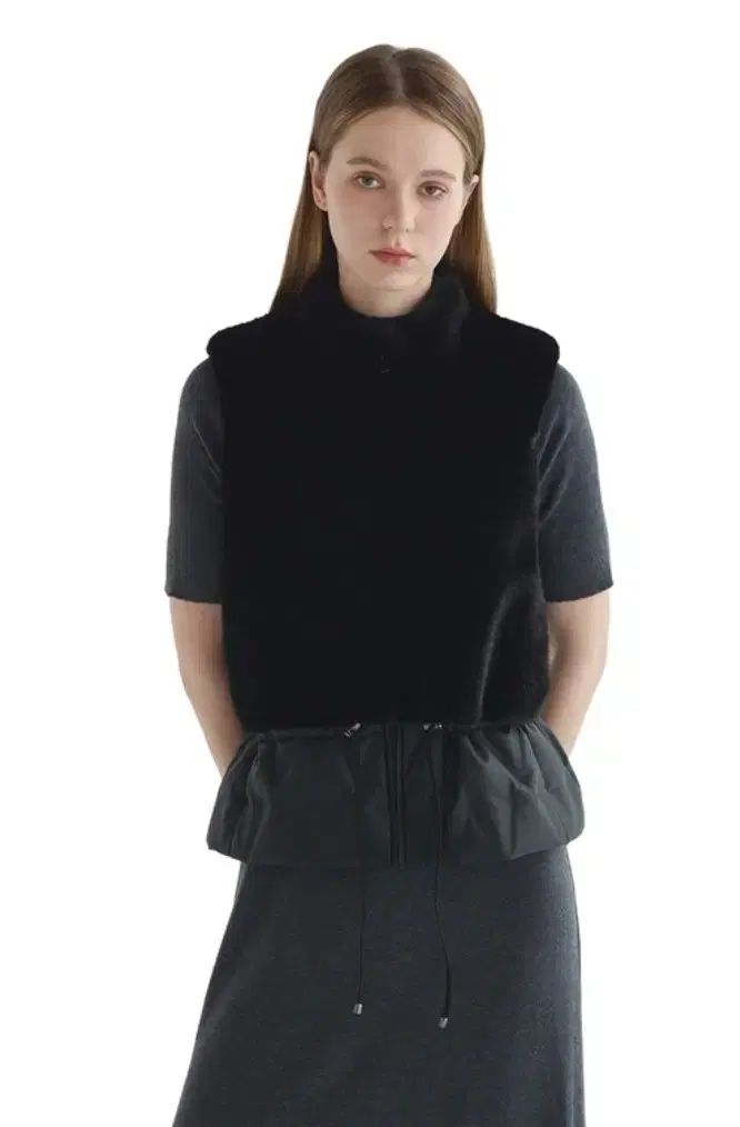 ブラックファーダウンベストシャーリングダックダウン