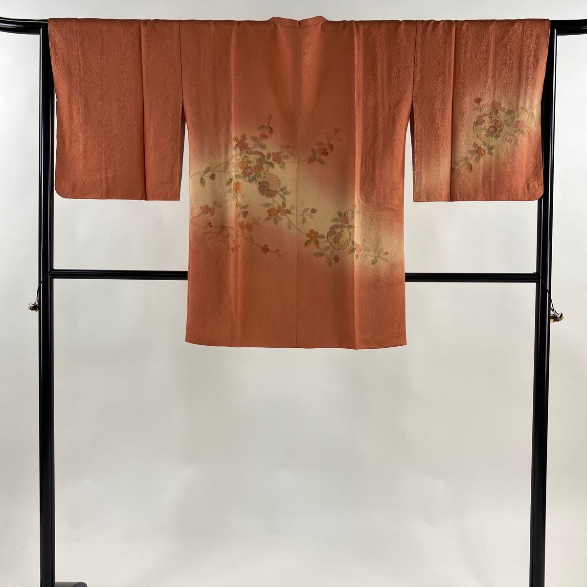 道行 身丈85 cm 裄丈66 M 和装コート 角衿 雪輪 枝花 刺繍 ぼかし オレンジ 正絹 秀品