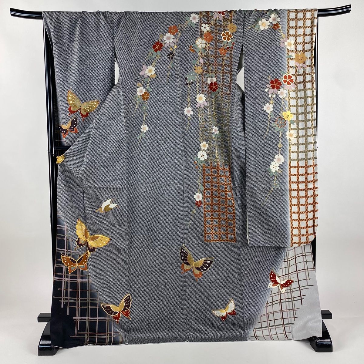 振袖 身丈173 cm 裄丈70.5 L 袷 山本寛斎 落款 蝶 格子 金糸 金彩 黒灰 正絹 秀品