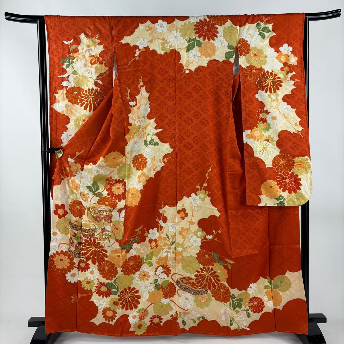振袖 身丈164 cm 裄丈64.5 M 袷 貝桶 草花 金彩 金糸 朱色 正絹 秀品