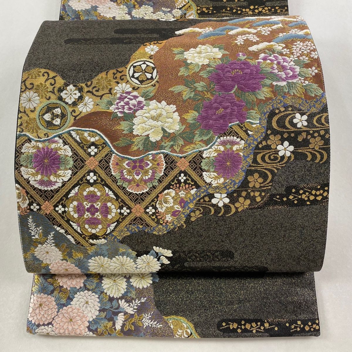 美品】 袋帯 逸品 じゅらく 落款 帝王紫 草花 華文 金糸 箔 黒灰