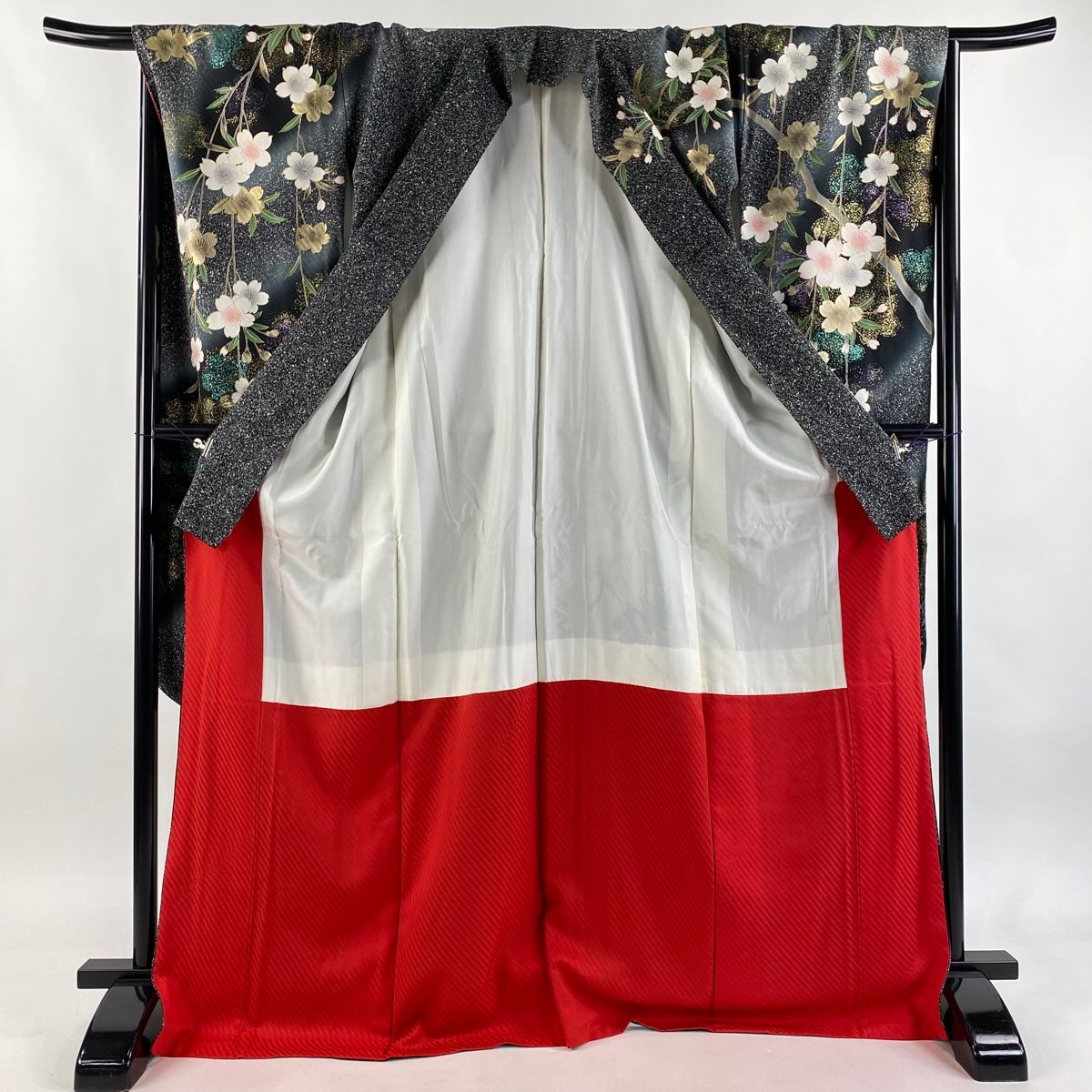  振袖 身丈172.5 cm 裄丈67.5 L 袷 枝垂れ桜 地紋 金彩 ぼかし 黒 正絹 振袖 着物