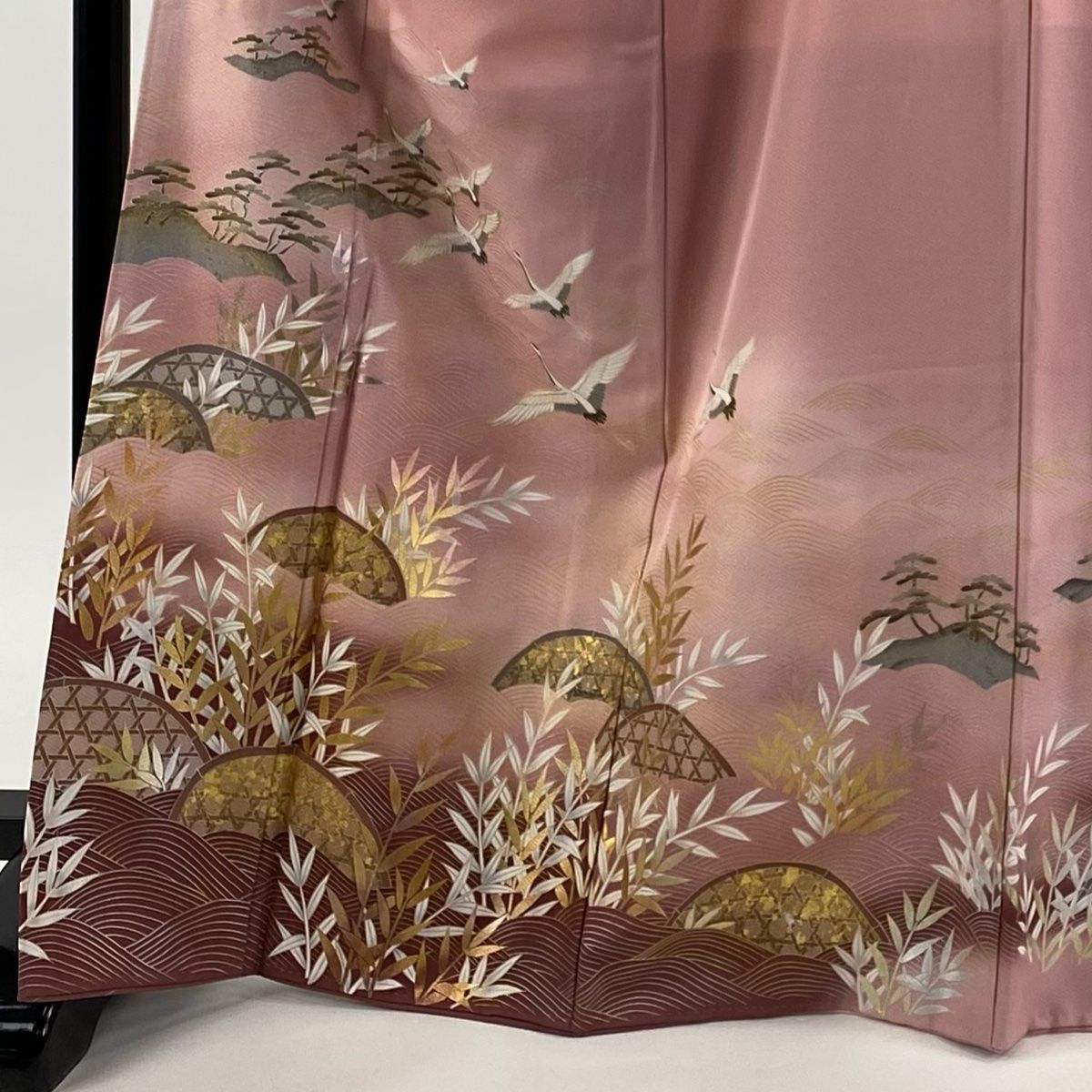色留袖 身丈168.5 cm 裄丈67.5 L 袷 落款 鶴 波 金銀彩 ぼかし ピンク 正絹 三つ紋