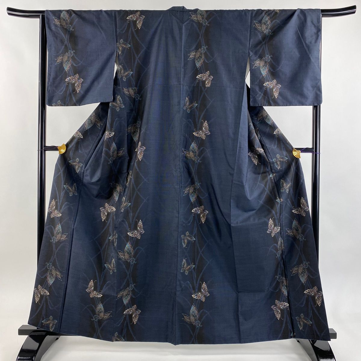 紬 身丈162 5 cm 裄丈65 M 袷 蝶 葉 紺色 正絹