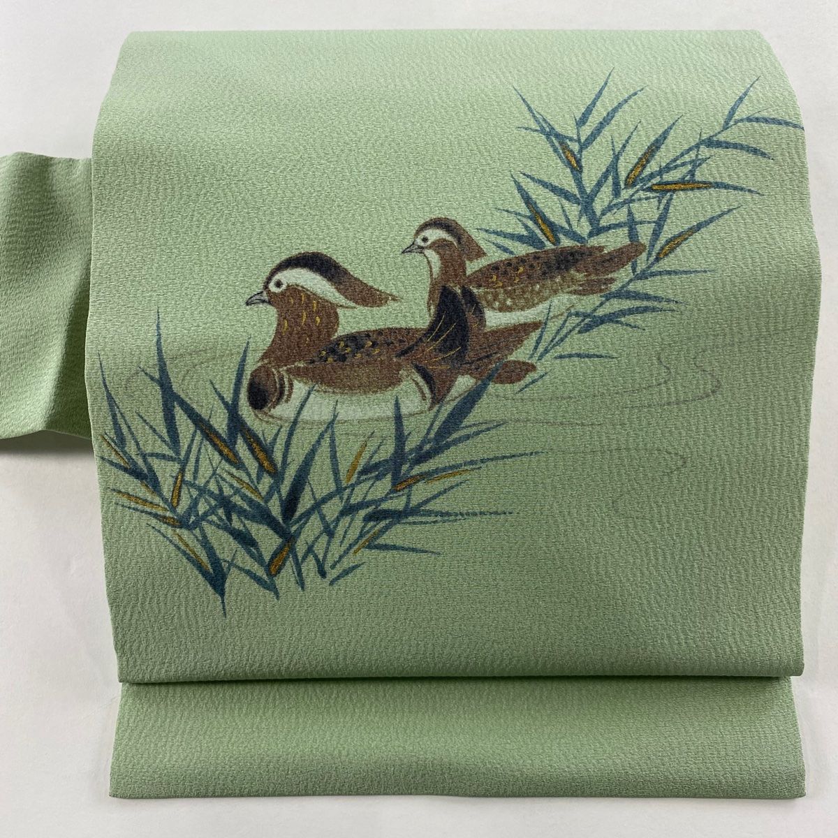 名古屋帯 落款 山科春宣 鴛鴦 葉柄 金彩 薄緑 正絹