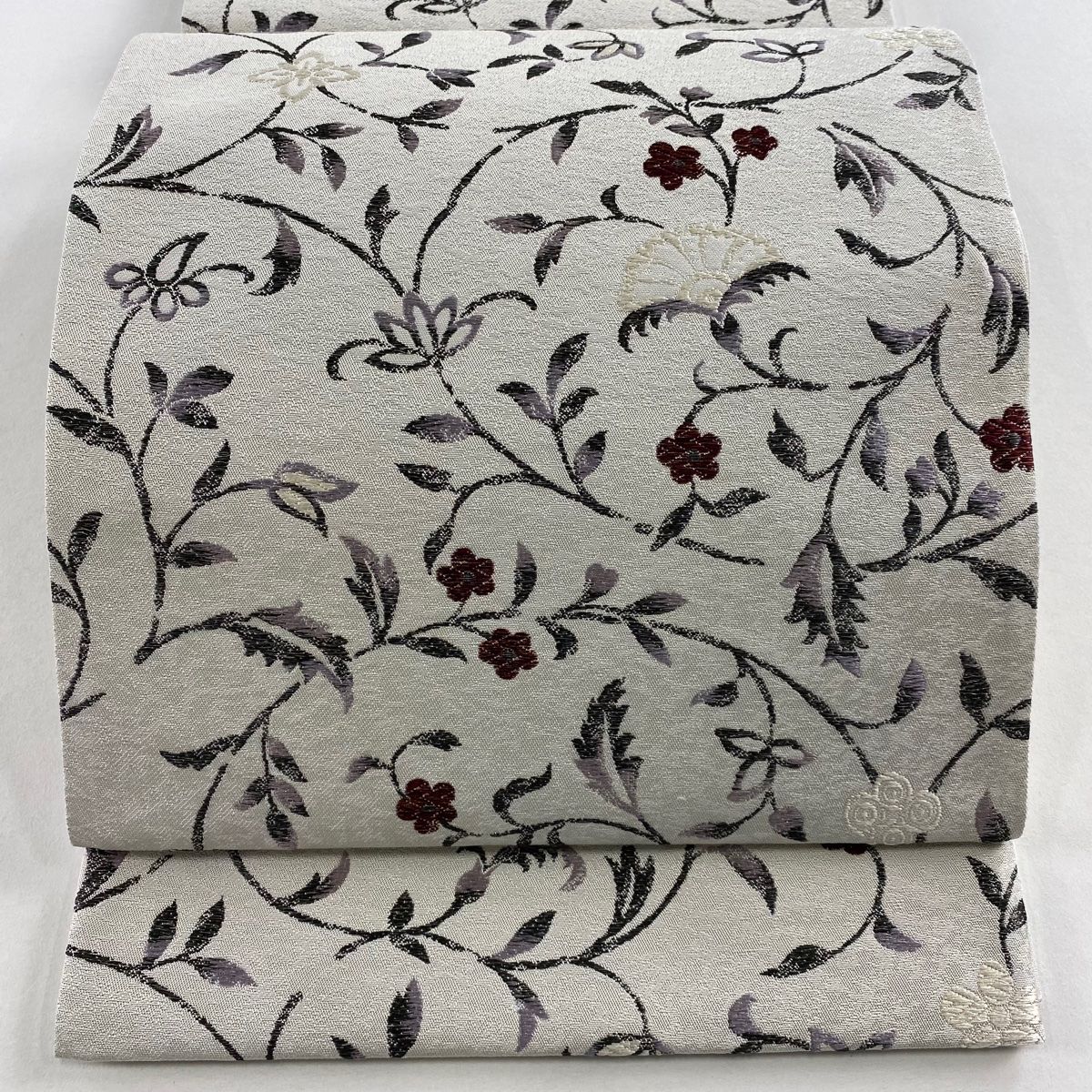美品】 袋帯 名品 花唐草 銀糸 唐織 灰白 六通 正絹 【中古】 - メルカリ
