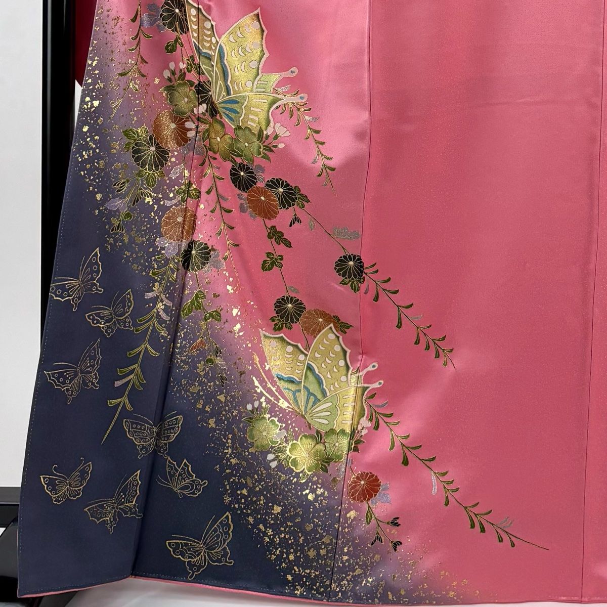 振袖 身丈167 cm 裄丈66 M 袷 蝶 菊 金彩 染め分け ピンク 正絹 秀品