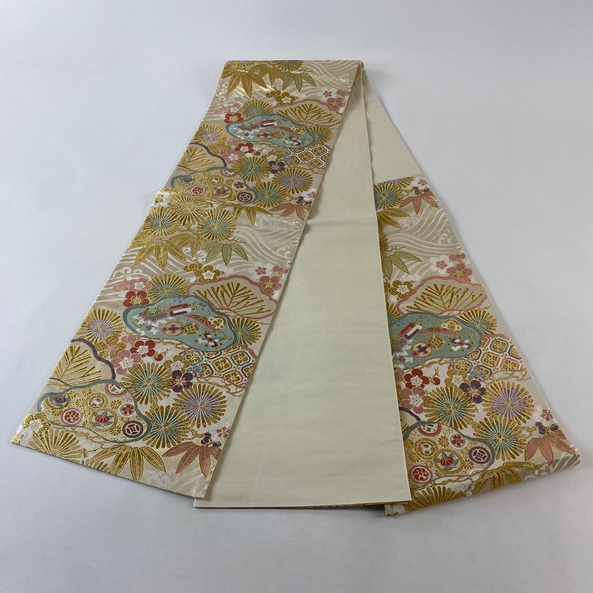 美品】 袋帯 秀品 落款 松竹梅 宝尽くし 金糸 箔 金色 六通 正絹
