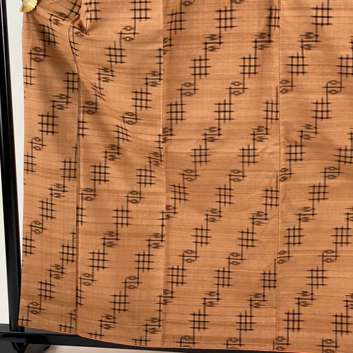 紬 身丈159 cm 裄丈64 M 袷 久米島紬 証紙 燕 幾何学 赤茶 正絹