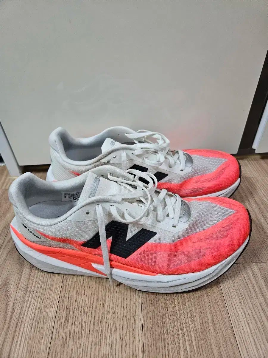 ニューバランス フューエルセル レベル v5 ランニングシューズ 280