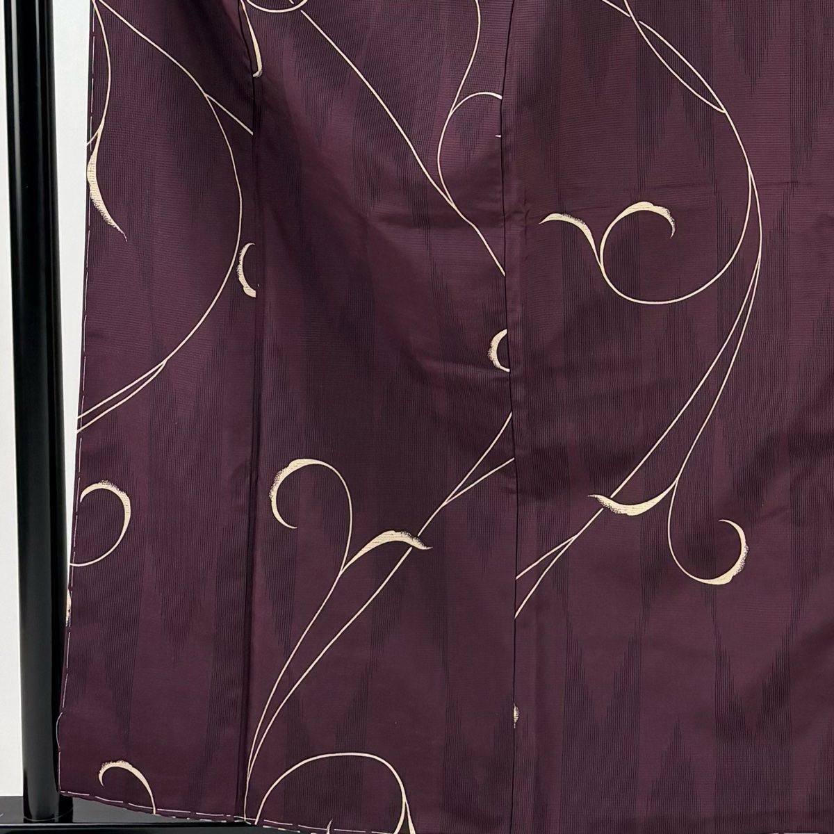 小紋 身丈160 cm 裄丈66 5 M 袷 やまと 唐草 矢羽 紫 正絹 秀品