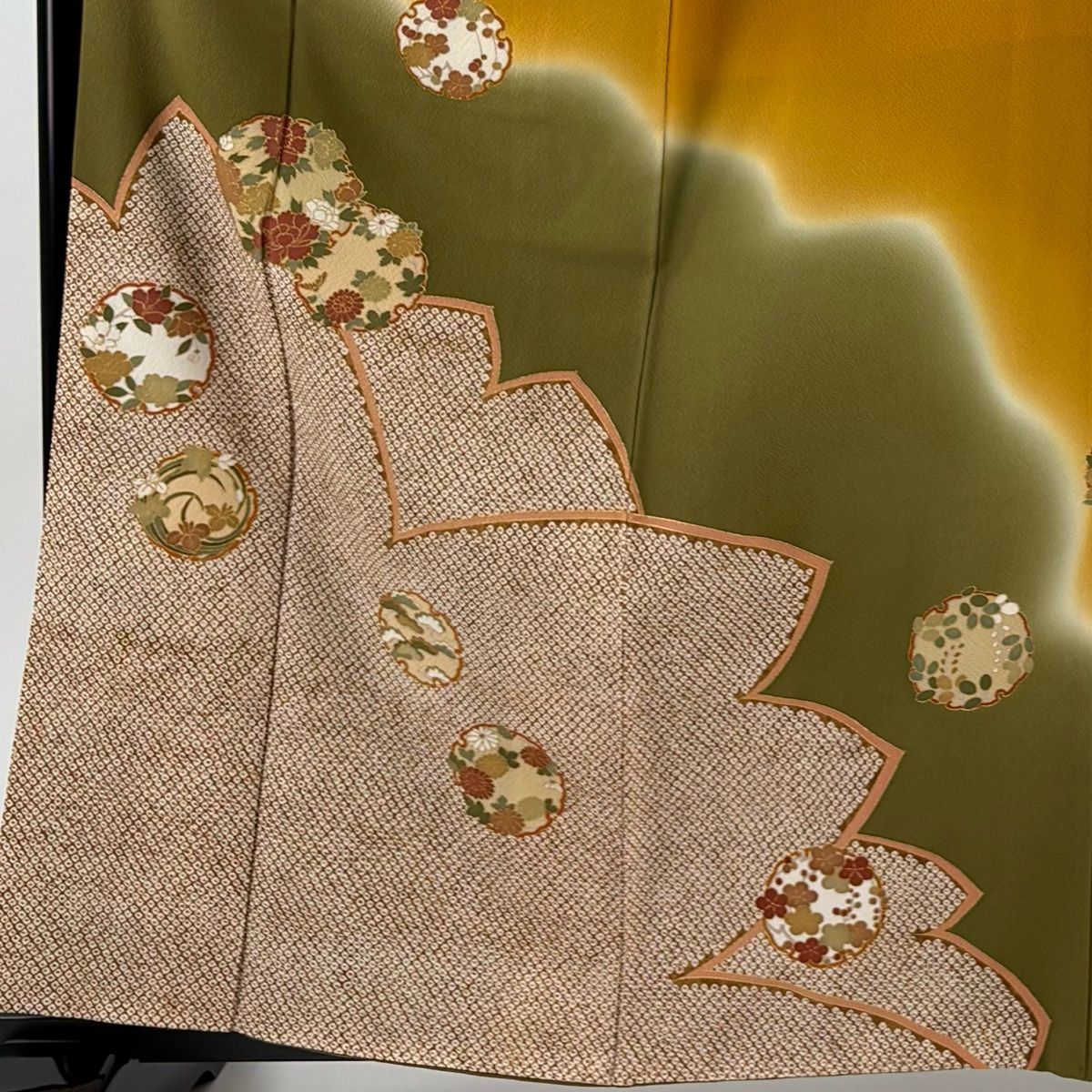 振袖 身丈162 cm 裄丈67 M 袷 花丸文 雪輪 金彩 染め分け 山吹色 正絹 秀品