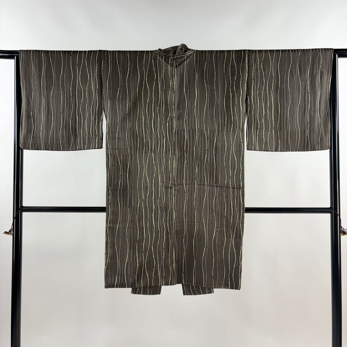 道中着 身丈96 cm 裄丈65 M 和装コート よろけ縞 地紋 焦茶色 正絹 秀品