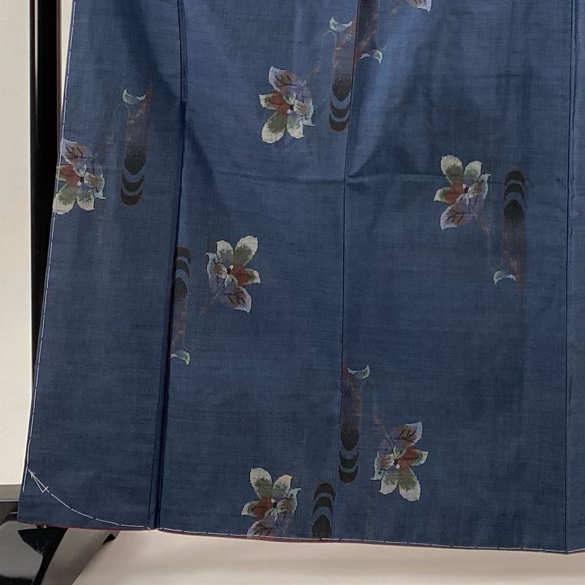 紬 身丈164 cm 裄丈64 5 M 袷 草花 壺垂れ 紺色 正絹 秀品