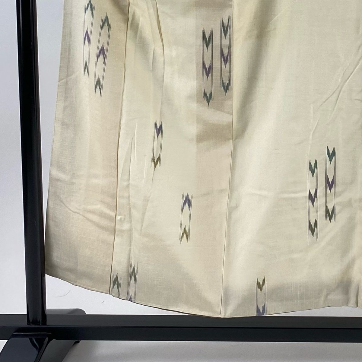 紬 身丈153 5 cm 裄丈63 S 袷 幾何学 絣柄 クリーム 正絹 秀品