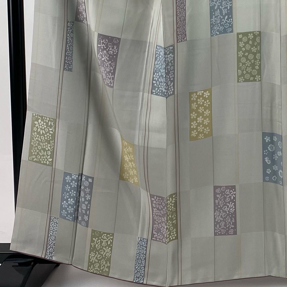 小紋 身丈161 cm 裄丈66 M 袷 草花 縞 灰色 正絹 秀品