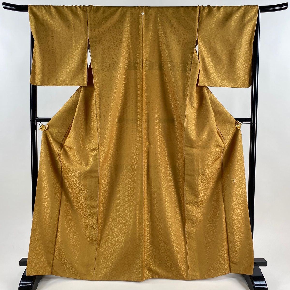 色無地 身丈167 cm 裄丈68 L 袷 落款 地紋 黄土色 正絹 秀品 一つ紋