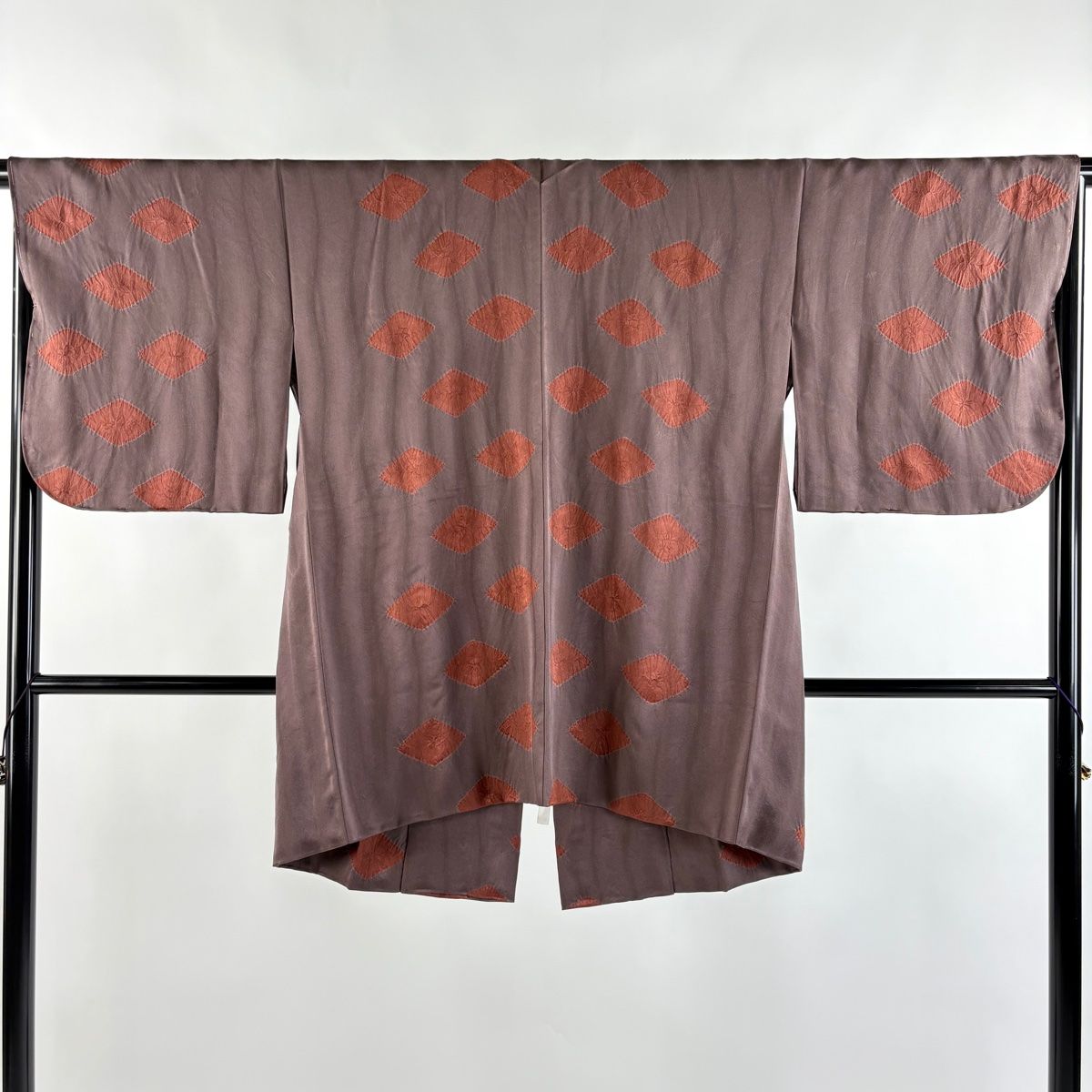 道中着 身丈86 cm 裄丈66 5 M 和装コート 幾何学 絞り 茶紫 正絹 秀品