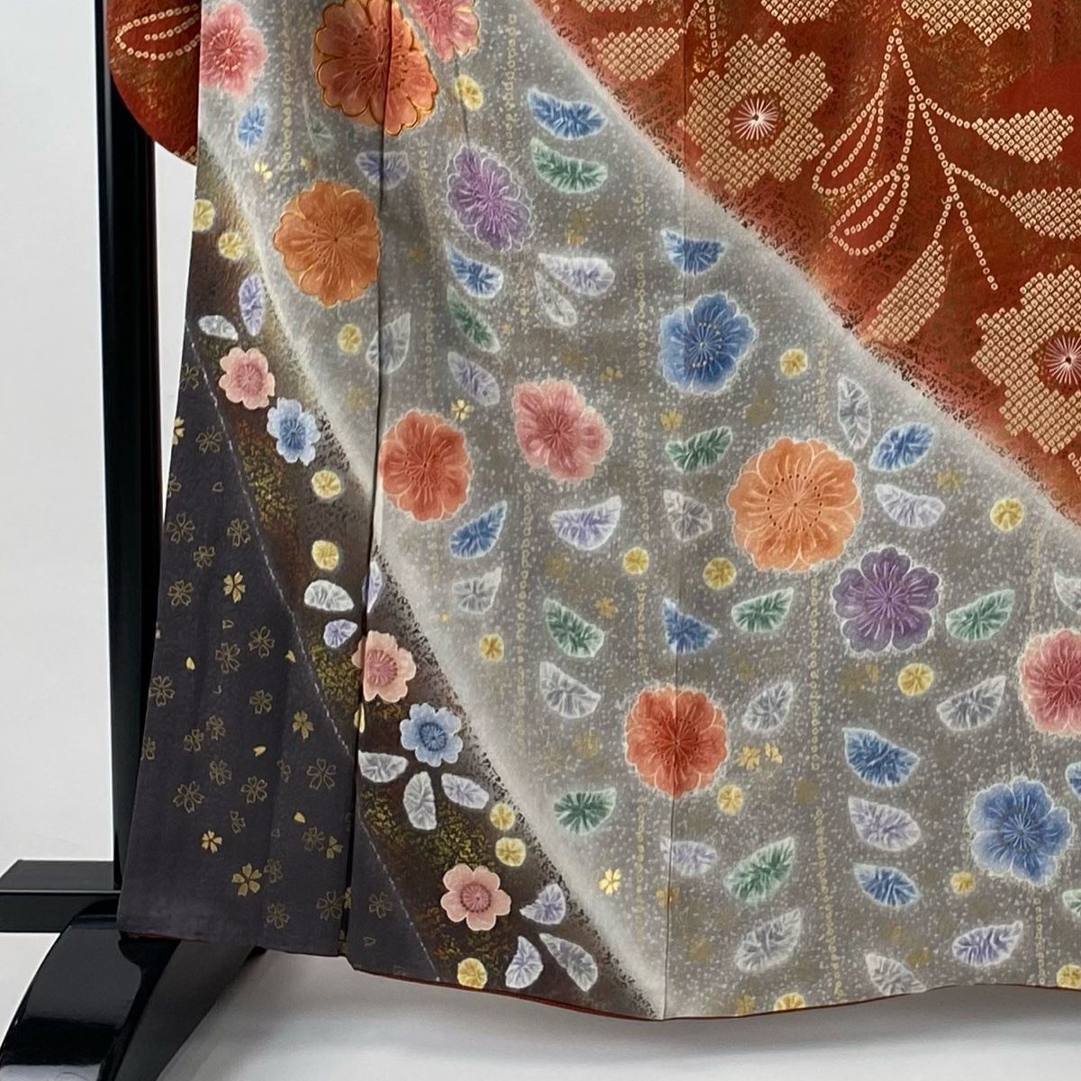 振袖 身丈162.5 cm 裄丈66.5 M 袷 鈴乃屋 草花 金糸 金彩 灰色 正絹 秀品