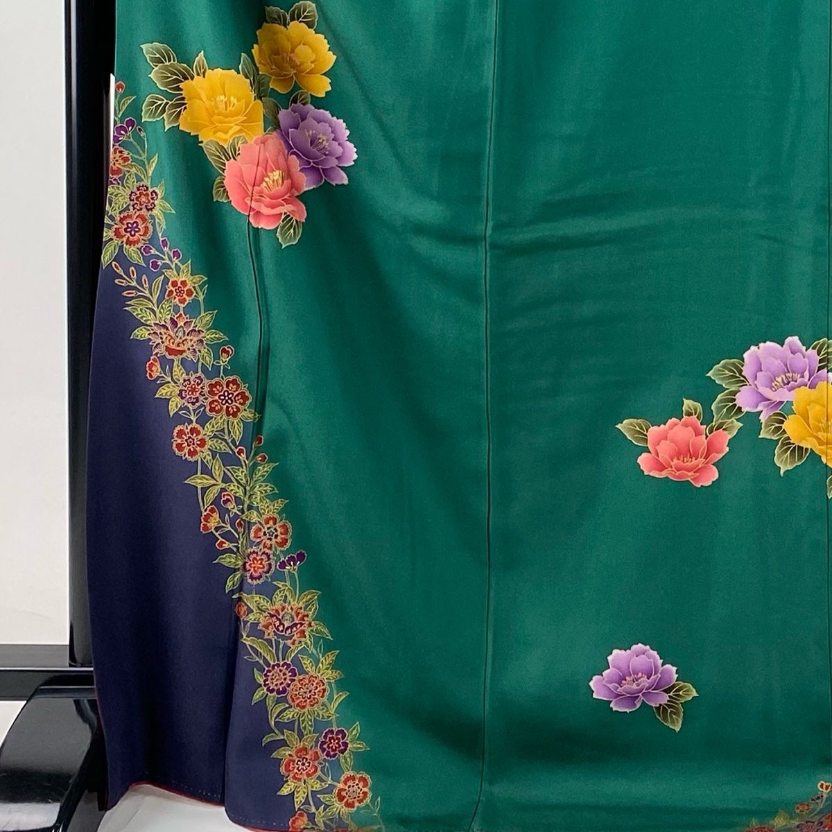 振袖 身丈173 cm 裄丈66.5 M 袷 牡丹 草花 金糸 染め分け 緑 正絹 秀品
