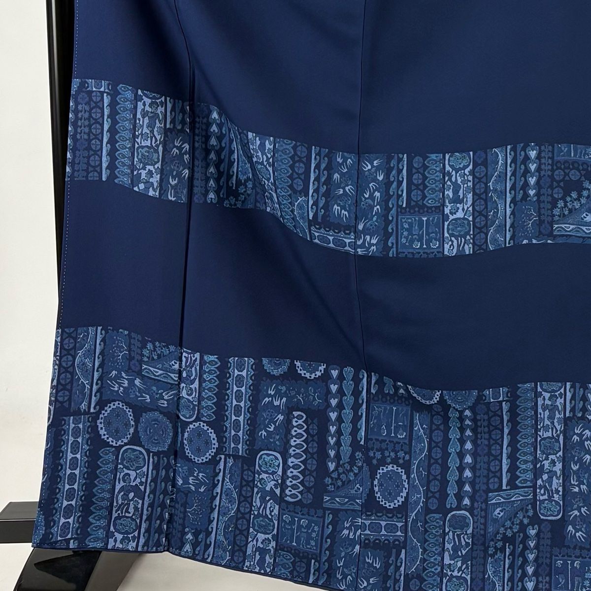 反物 秀品 付下げ 天然泥藍染 落款 幾何学 販売 絞り 藍色 正絹