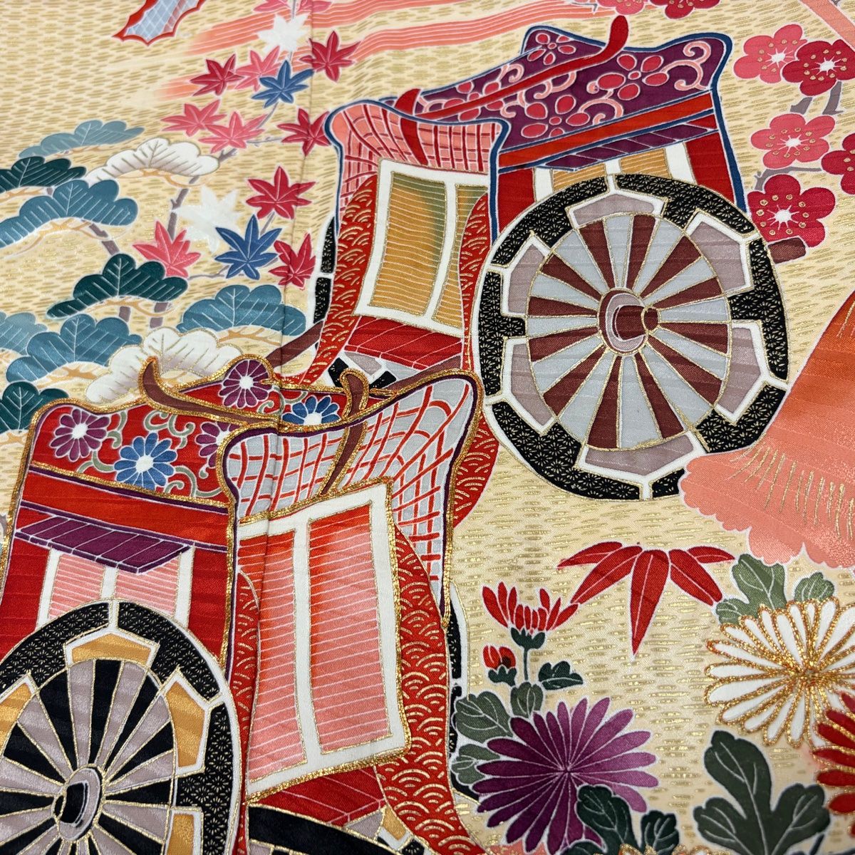  振袖 身丈169.5 cm 裄丈68 L 袷 御所車 松竹梅 金糸 金彩 ベージュ 正絹 振袖 着物