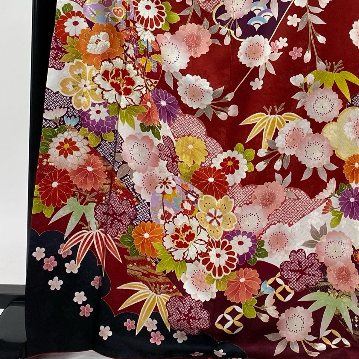 振袖 身丈170.5 cm 裄丈68 L 袷 手鞠 牡丹 刺繍 箔 赤 正絹