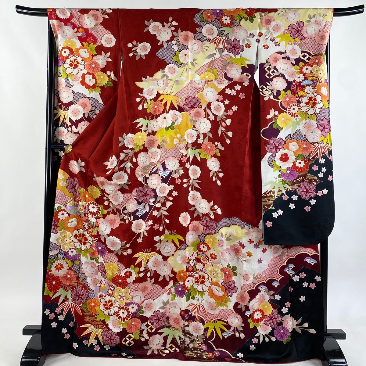 振袖 身丈170.5 cm 裄丈68 L 袷 手鞠 牡丹 刺繍 箔 赤 正絹