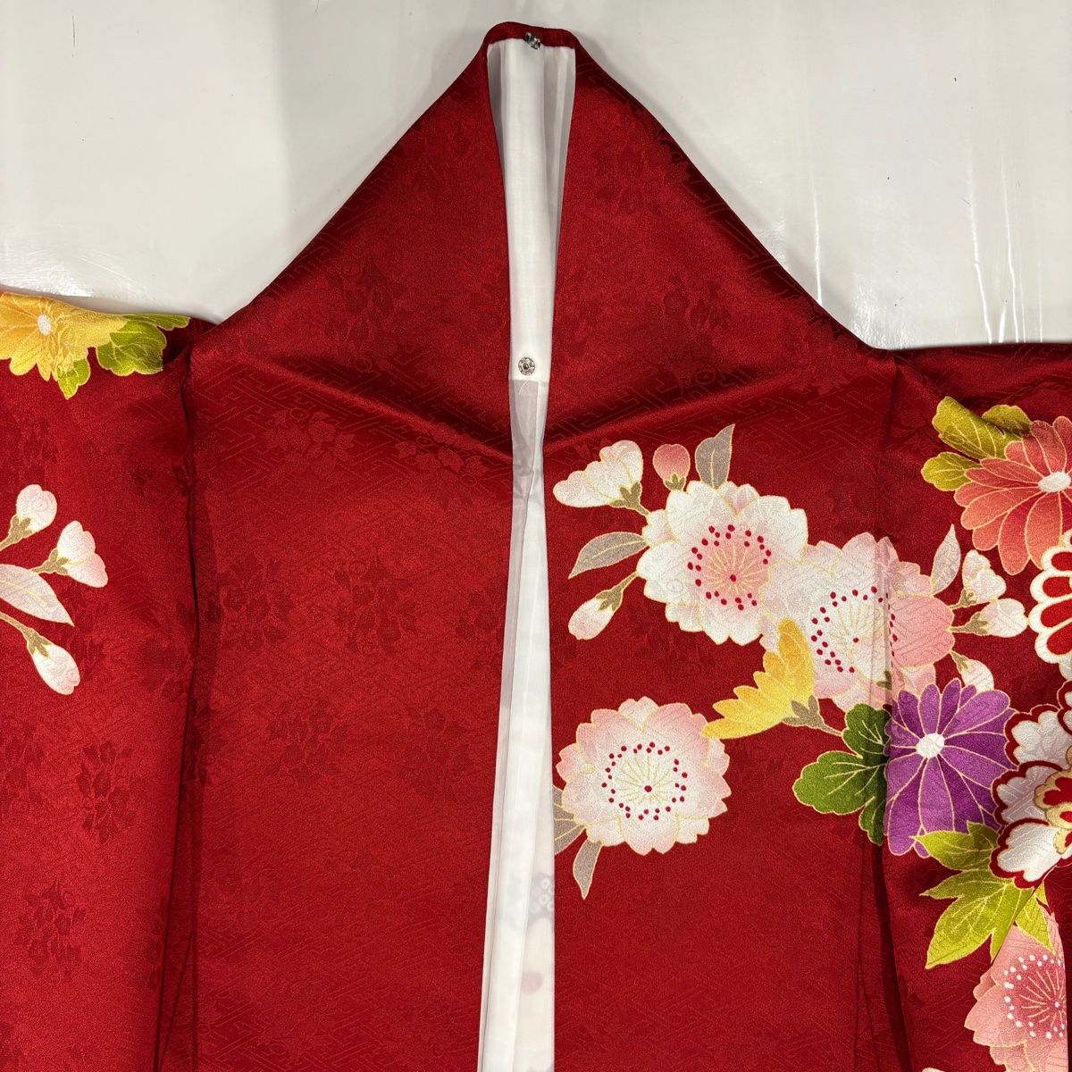  振袖 身丈170 5 cm 裄丈68 L 袷 手鞠 牡丹 刺繍 箔 赤 正絹 振袖 着物