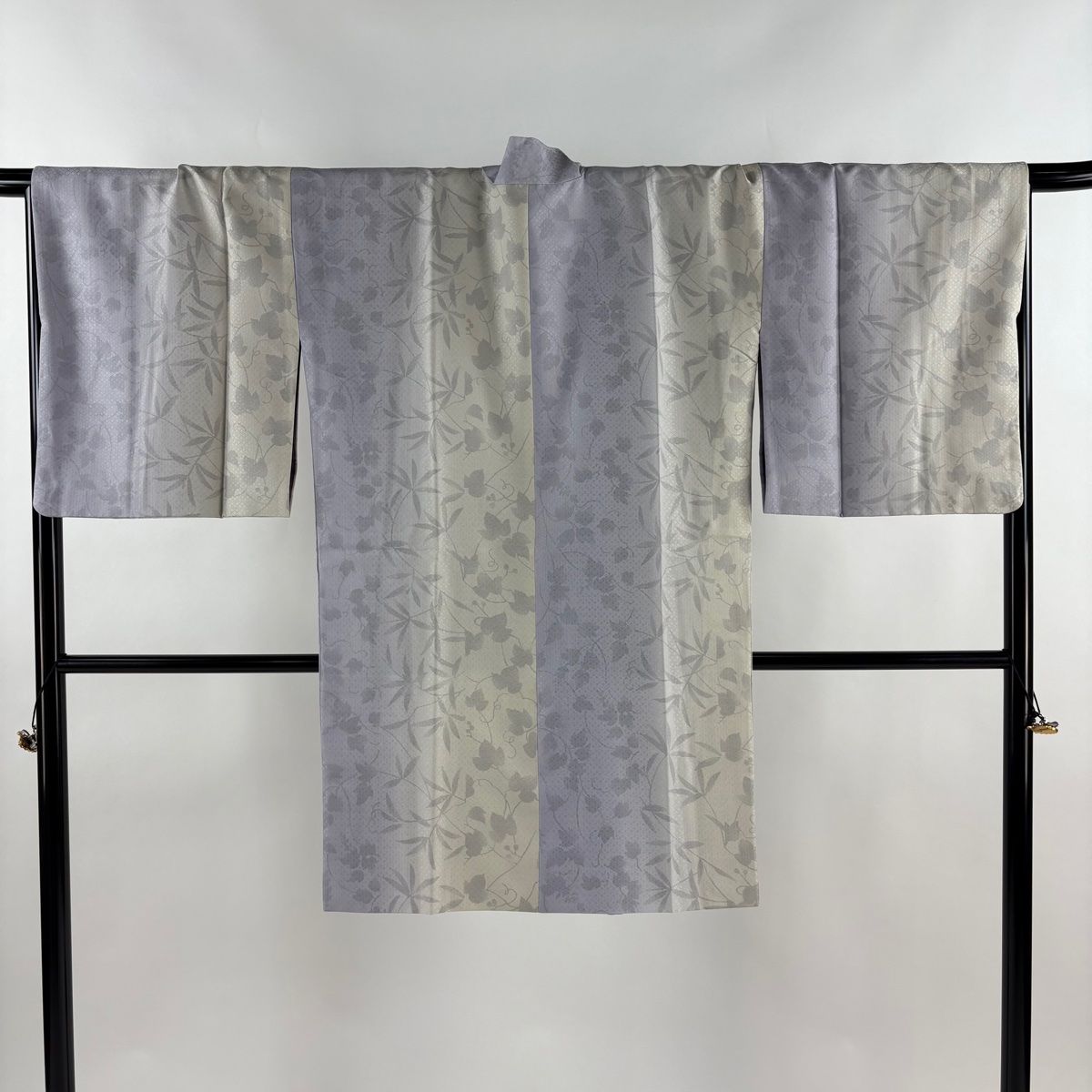 道中着 身丈100 cm 裄丈70 L 和装コート 葉と実 地紋 ぼかし 薄紫 正絹