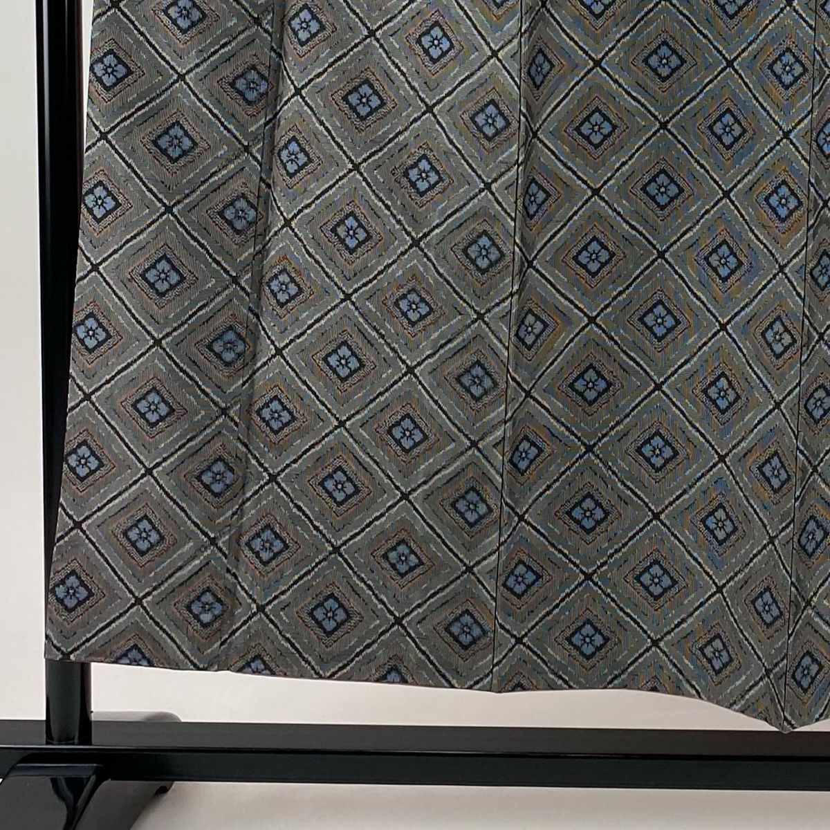 紬 身丈154 5 cm 裄丈62 S 袷 アンサンブル 花菱 斜め格子 灰色 正絹