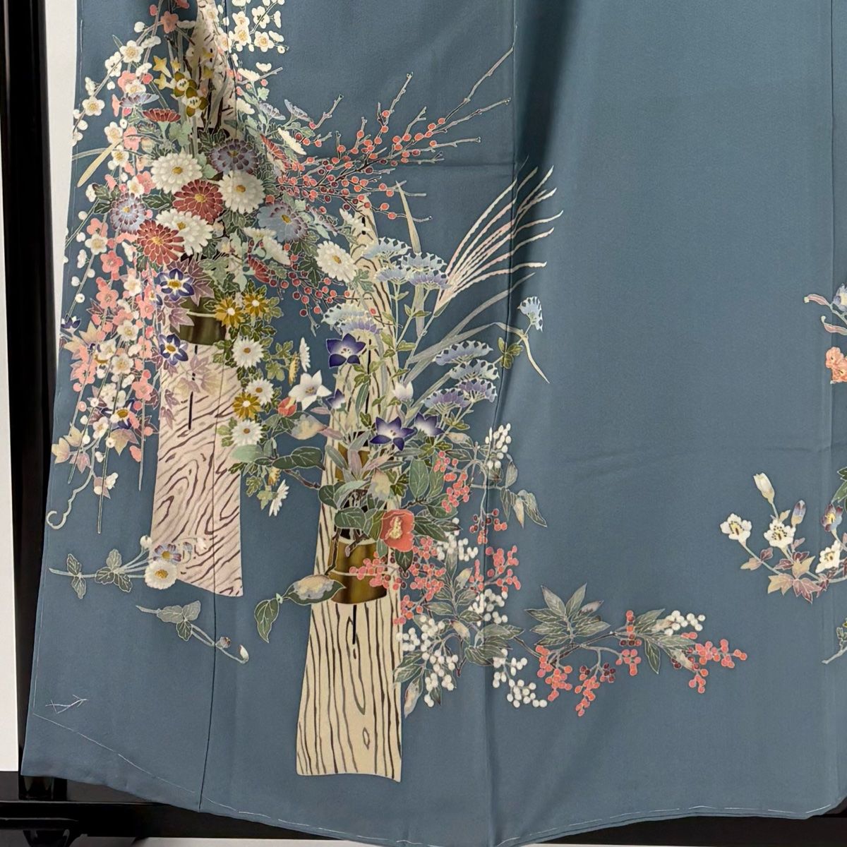 色留袖 身丈158.5 cm 裄丈64.5 M 袷 落款 花器 草花 水色 正絹 三つ紋