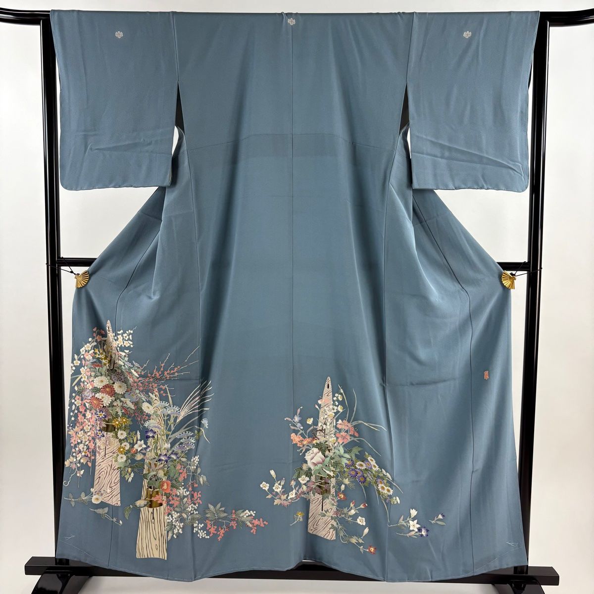 色留袖 身丈158 5 cm 裄丈64 M 袷 落款 花器 草花 水色 正絹 三つ紋