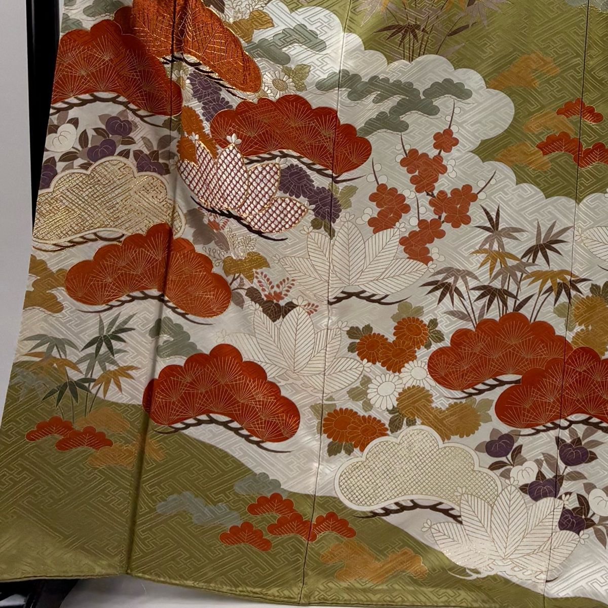振袖 身丈168 cm 裄丈67 M 袷 松竹梅 桐 刺繍 金彩 灰白 正絹