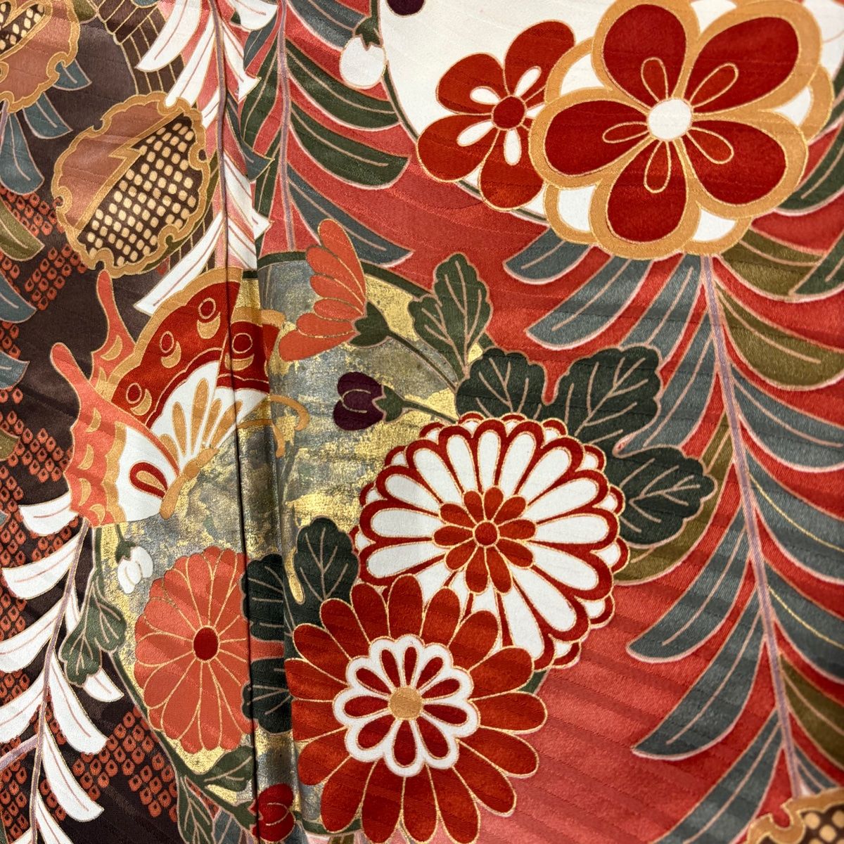  振袖 身丈161 5 cm 裄丈67 M 袷 花丸文 蝶 金彩 染め分け 茜色 正絹 振袖 着物