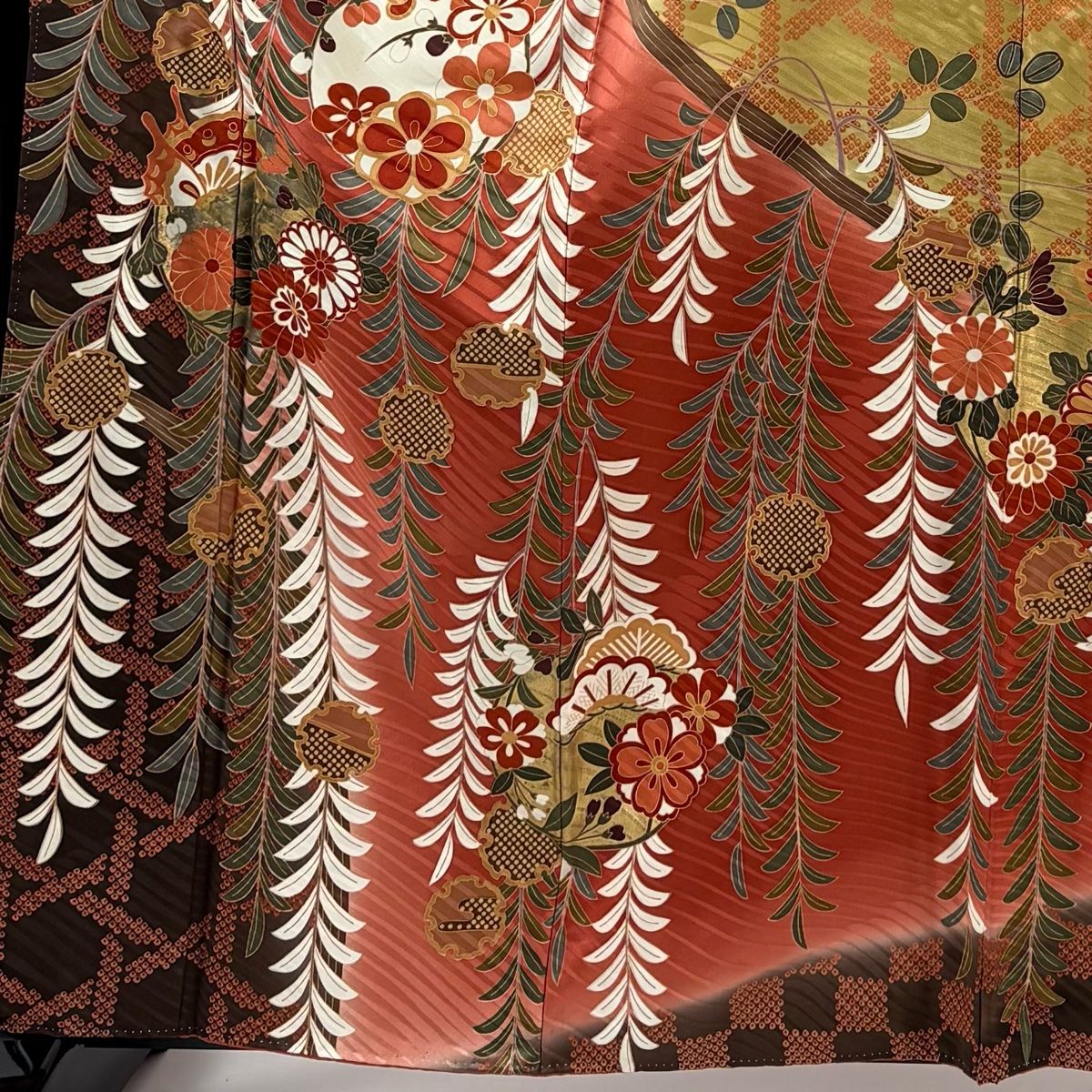 振袖 身丈161.5 cm 裄丈67 M 袷 花丸文 蝶 金彩 染め分け 茜色 正絹