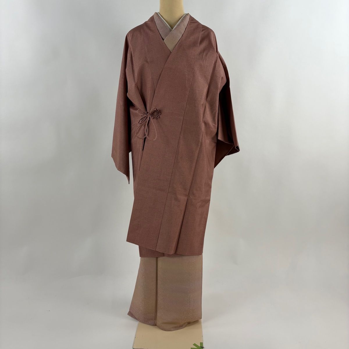 道中着 身丈107 cm 裄丈69 L 大島紬地 屋久杉染 証紙 幾何学模様 赤茶 正絹