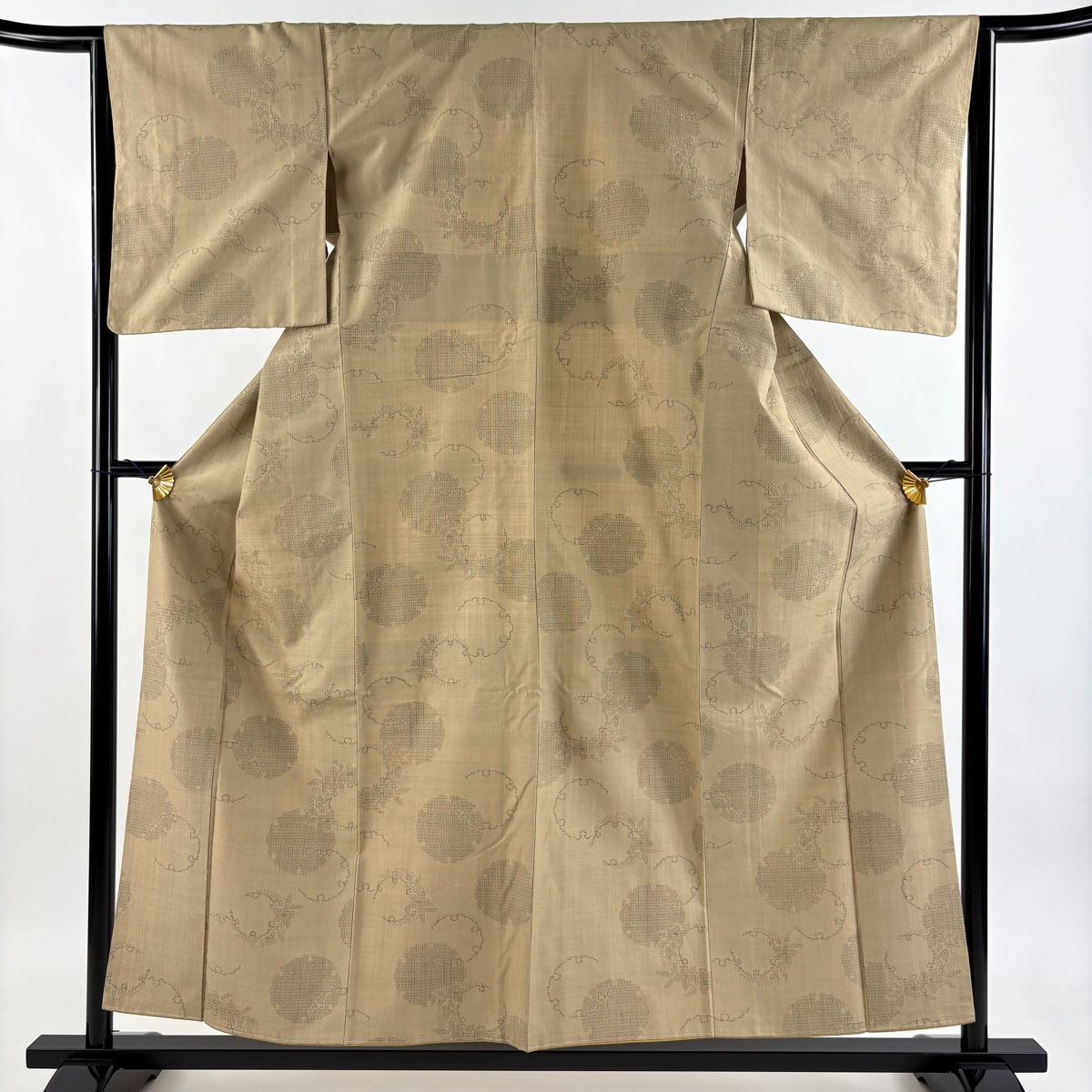 結城紬 身丈155.5 cm 裄丈64 M 袷 おく玉 証紙 雪輪 亀甲絣 薄茶色 正絹