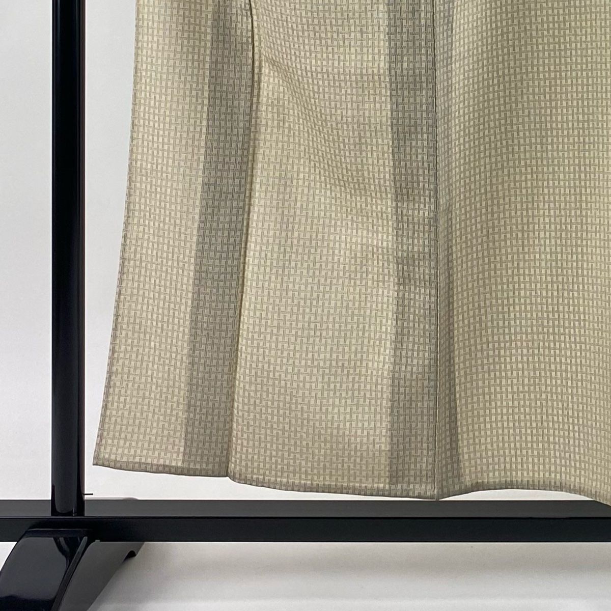 お召 身丈156 5 cm 裄丈64 M 単衣 墨染御召 幾何学模様 ベージュ 正絹