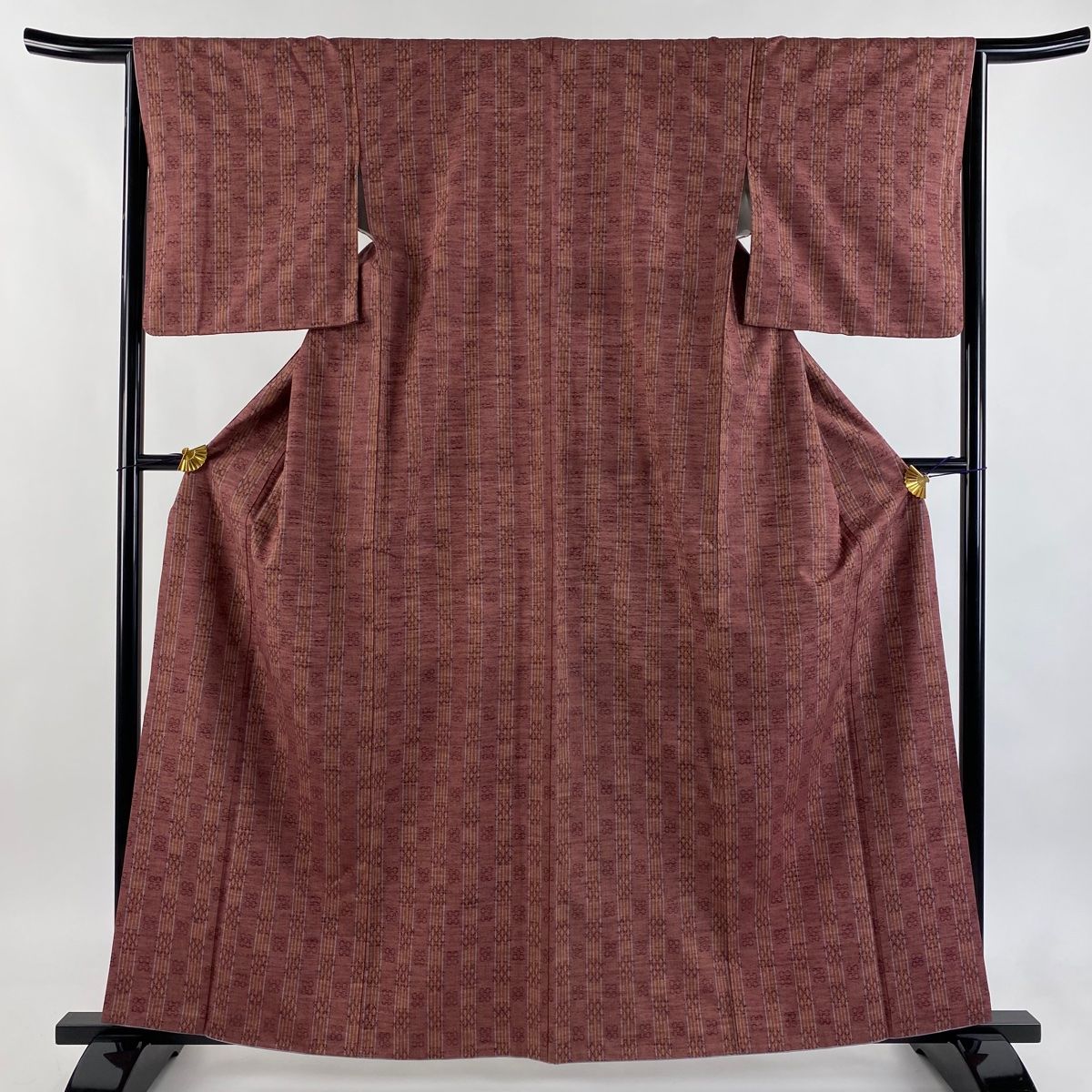 紬 身丈162.5 cm 裄丈65 M 袷 証紙 縞 幾何学 花織 小豆色 正絹