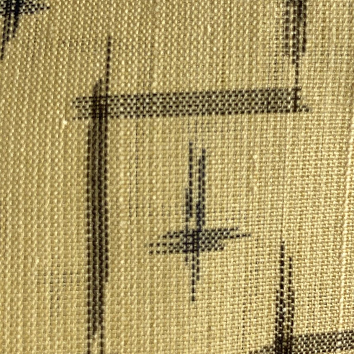  紬 身丈158 cm 裄丈62 S 薄物 絹芭蕉 証紙 十字絣 幾何学 ベージュ 正絹 紬 着物