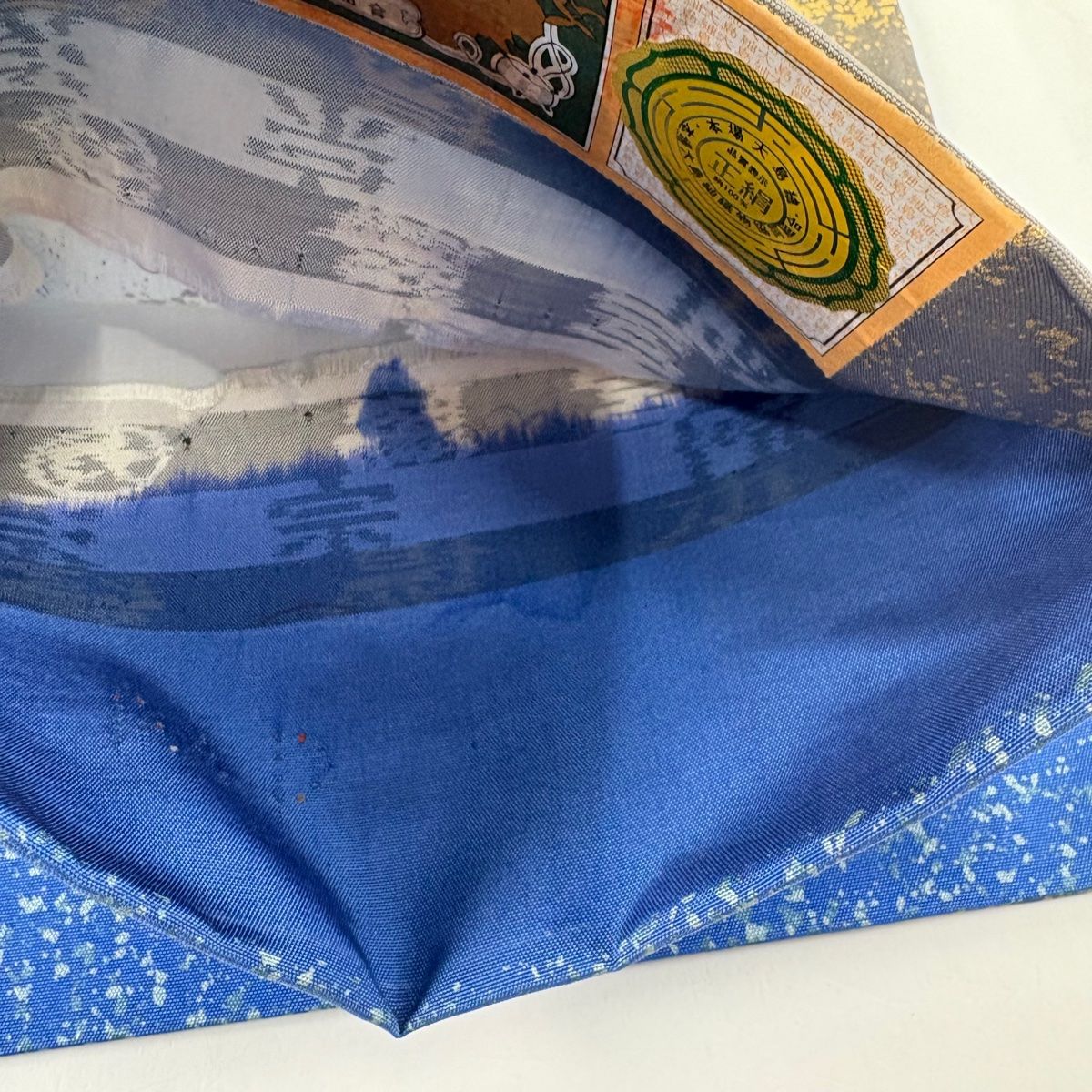 袋帯 秀品 証紙 大島紬地 幾何学 金彩 灰色 全通 正絹 【中古】 - メルカリ