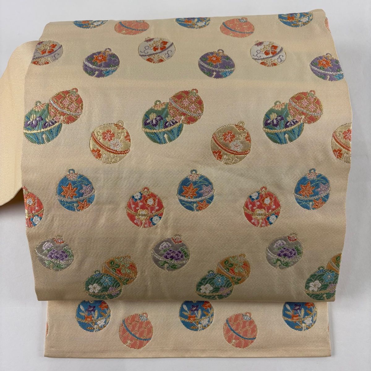 名古屋帯 秀品 関西仕立て 鈴 草花 金銀糸 箔 クリーム 正絹