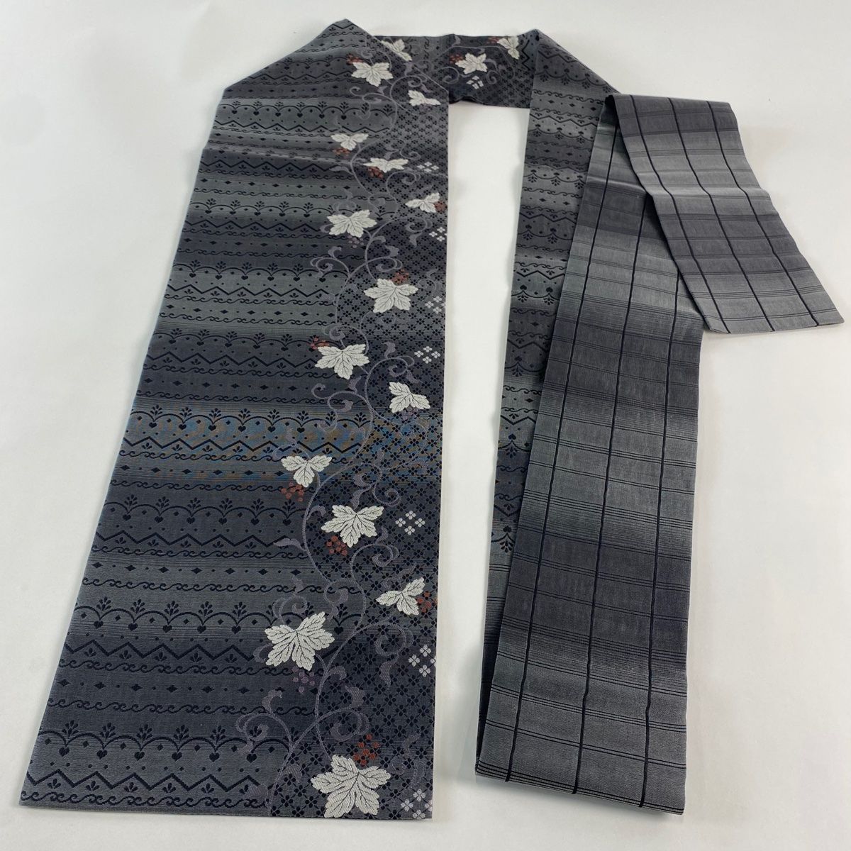  名古屋帯 秀品 葡萄唐草 段縞 黒灰 正絹 名古屋帯 帯