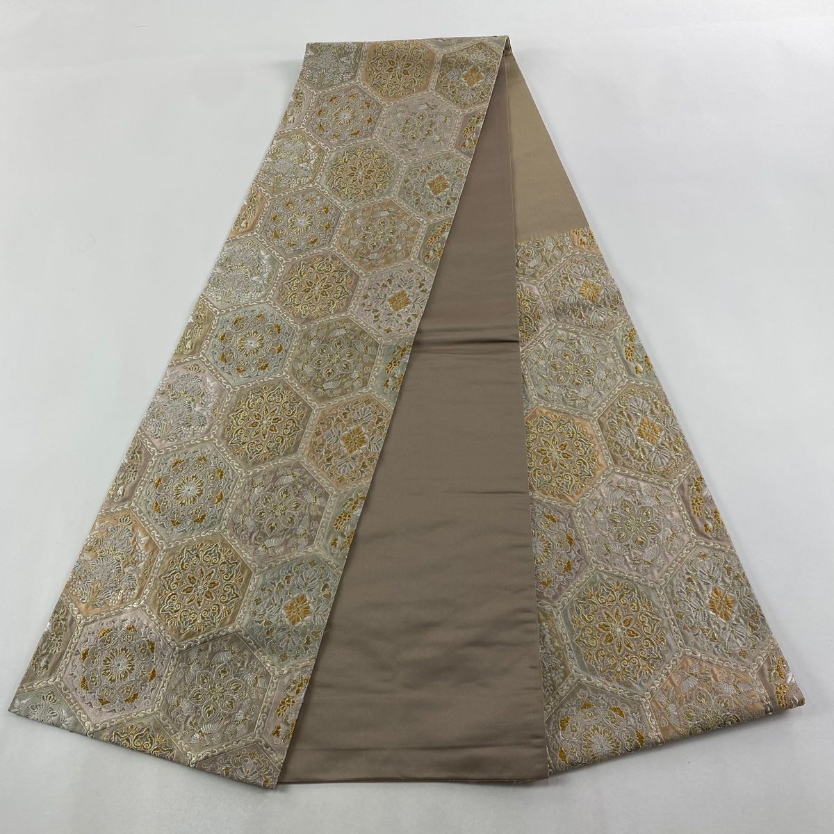 袋帯 秀品 亀甲 華文 金銀糸 箔 薄小豆 六通 正絹 【中古】 - メルカリ