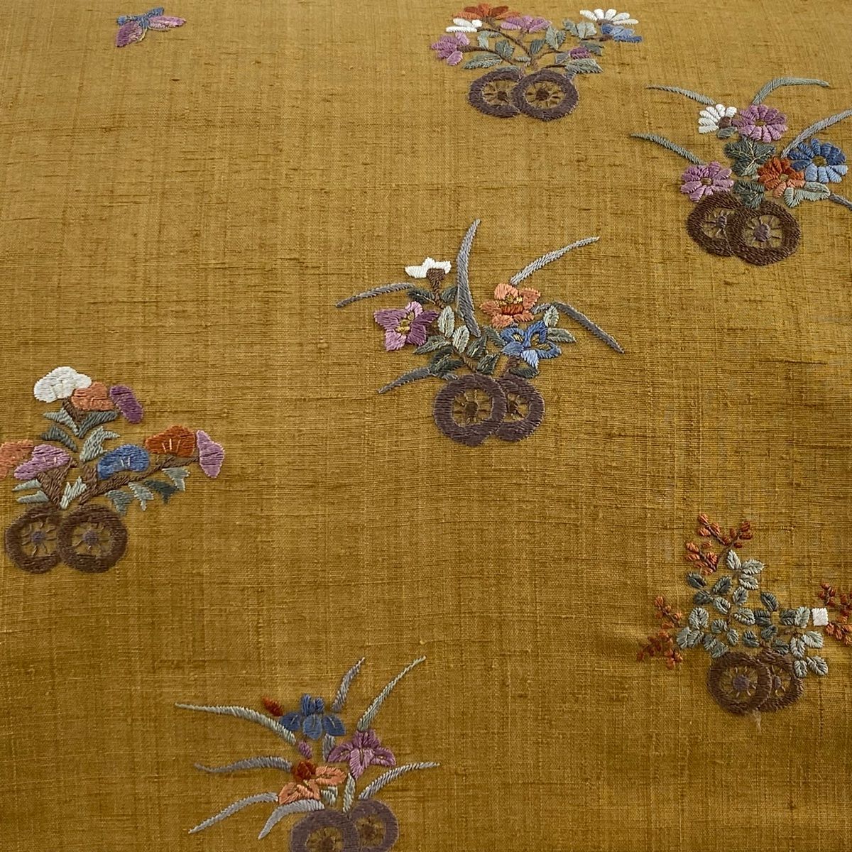 名古屋帯 秀品 紬地 花車 蝶 刺繍 金糸 山吹茶色 正絹