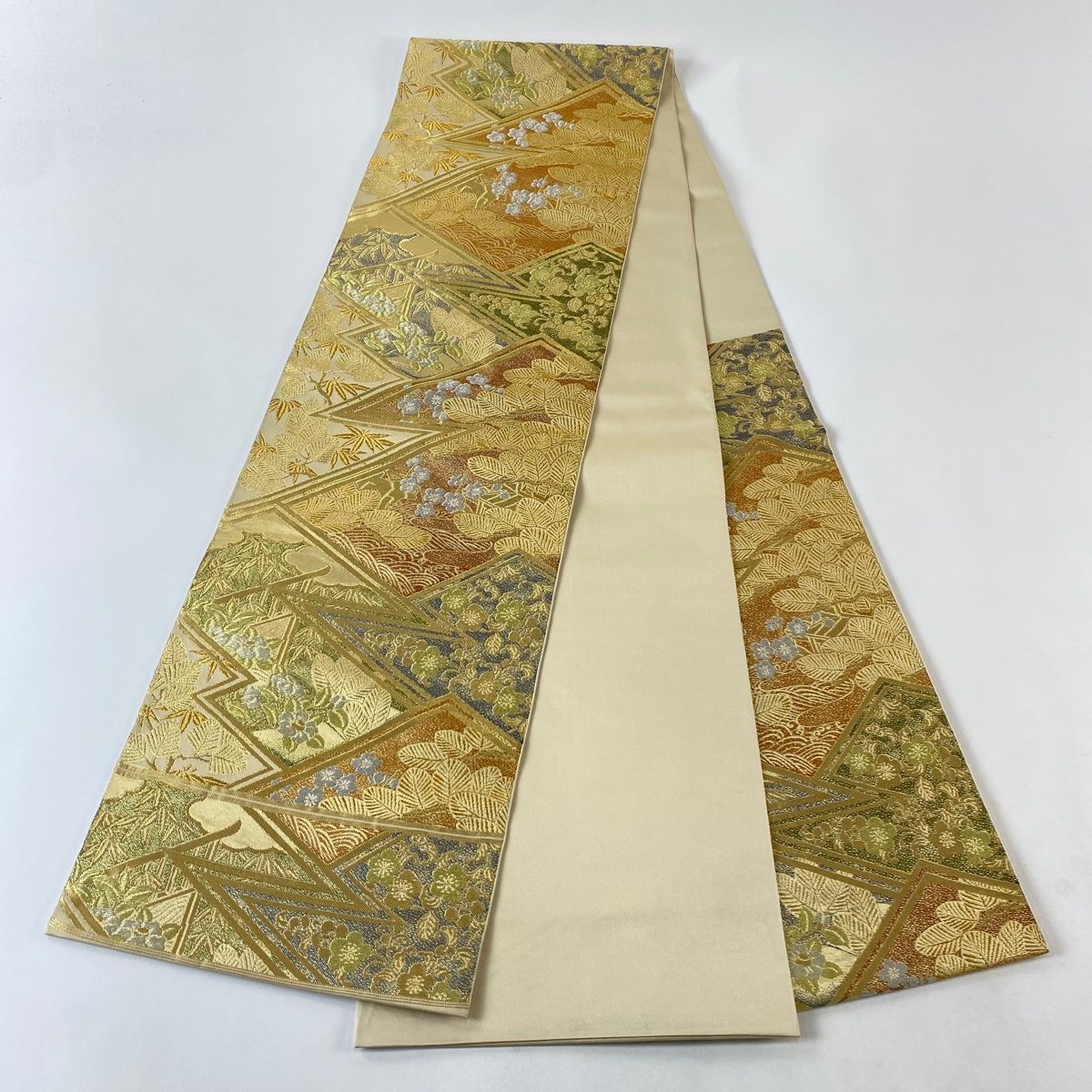 美品】 袋帯 名品 川島織物 落款 関西仕立て 松竹梅 波 箔 金銀糸 金色