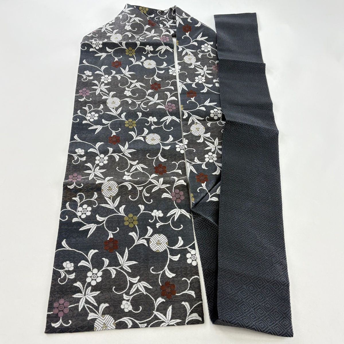 美品】 名古屋帯 名品 笹蔓文 七宝文 金糸 黒灰 正絹 【中古】 - メルカリ