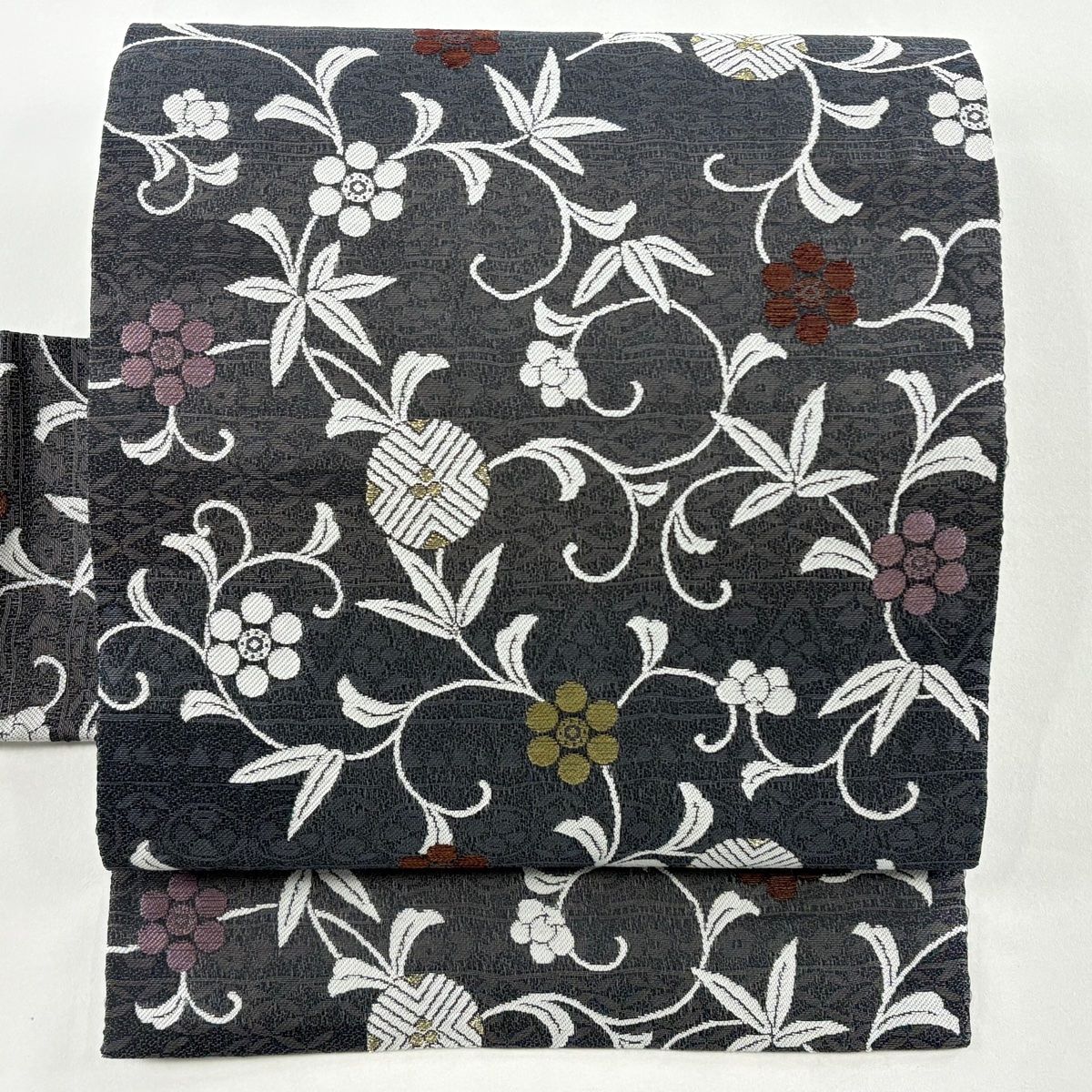 美品】 名古屋帯 名品 笹蔓文 七宝文 金糸 黒灰 正絹 【中古】 - メルカリ