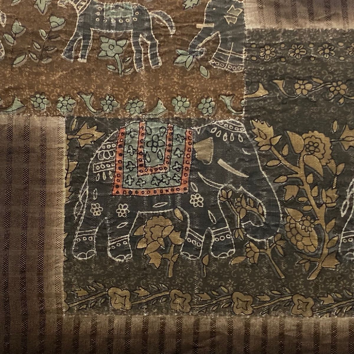 開き名古屋帯 落款 象 草花 絞り 焦茶色 正絹